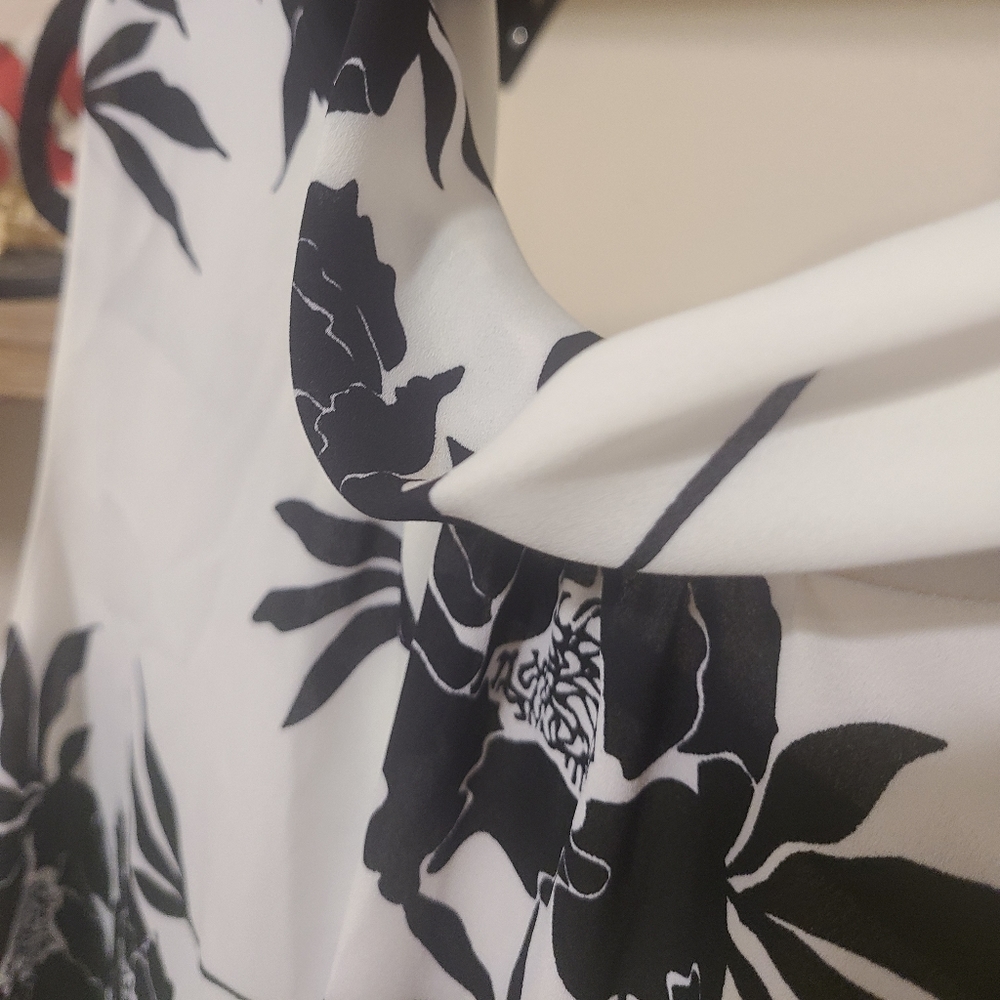 Sleeveless White Floral Blouse